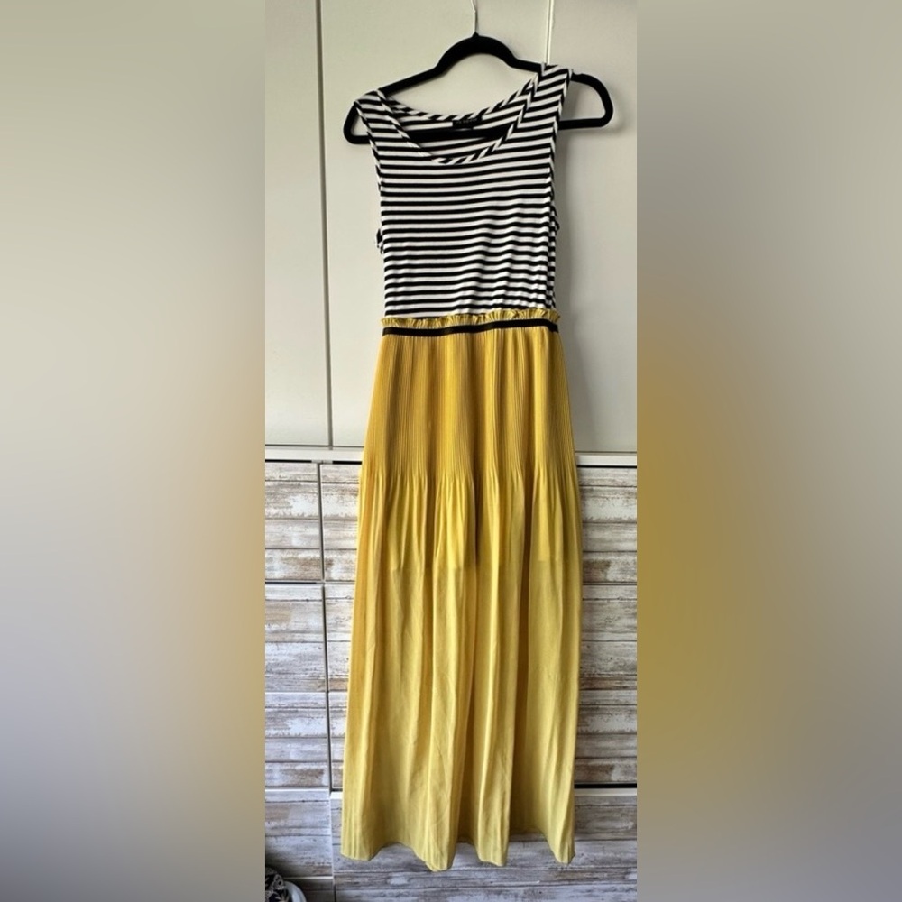 🌻 Jodi Kristopher Maxi Dress Women’s Medium Yellow & Black Striped Cutout Back
